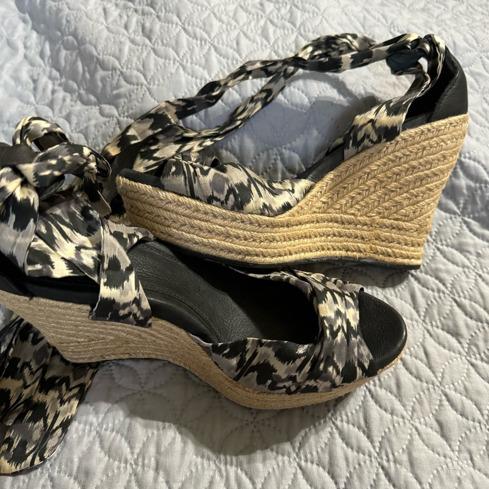 UGG Lucianna Espadrille Wrap Wedges Sz 8